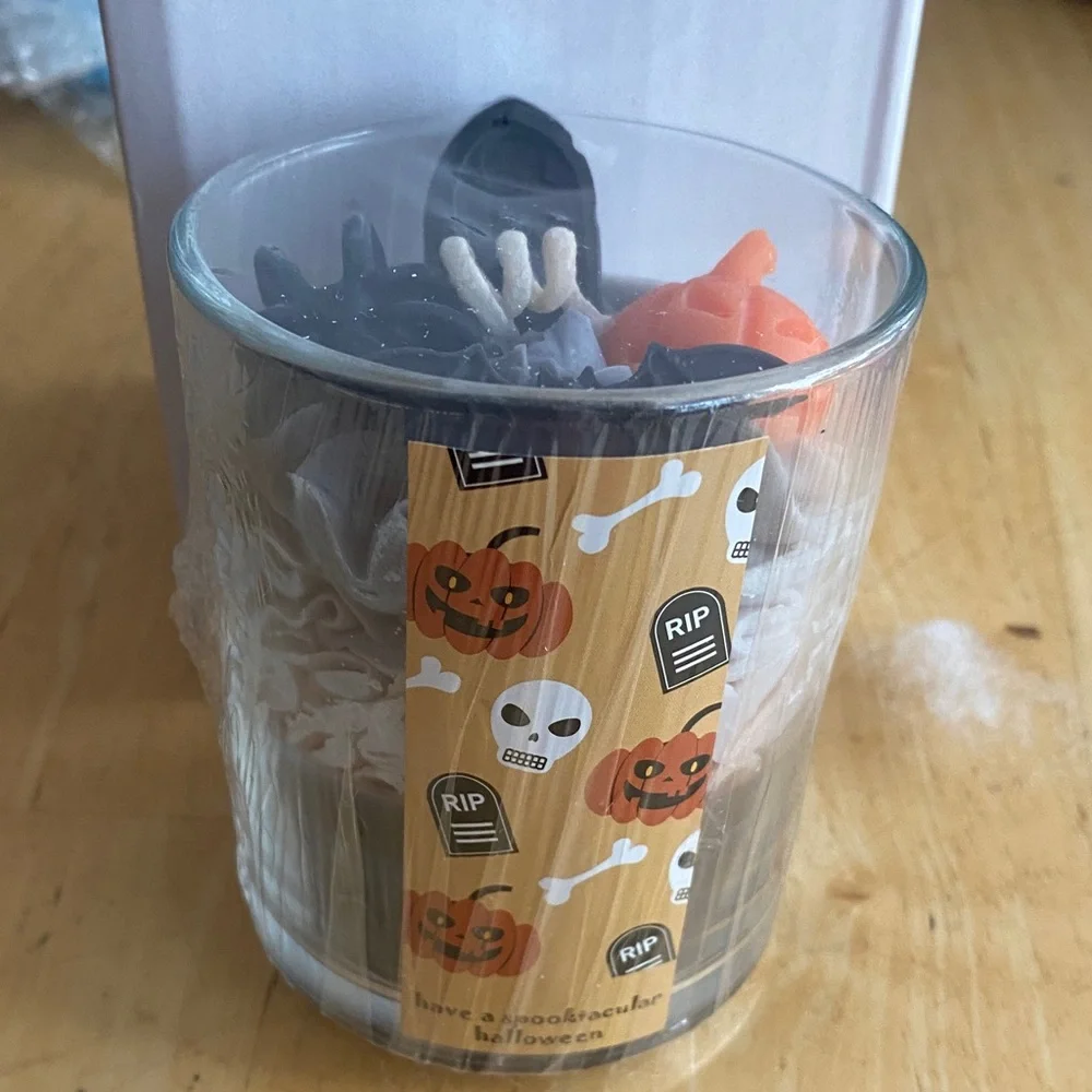 Spooky Themed Halloween candle in glass w pumpkin bats more Candle is sealed NWT